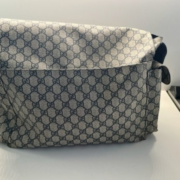 Gucci Supreme canvas diaper bag - Picture 5 of 7